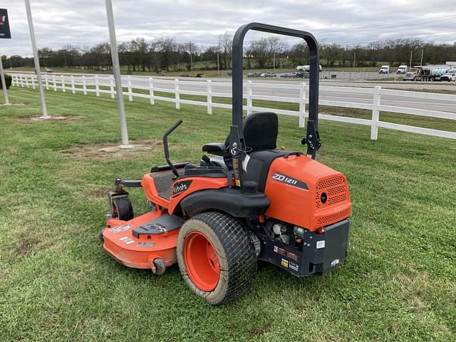 Image of Kubota ZD1211L equipment image 4