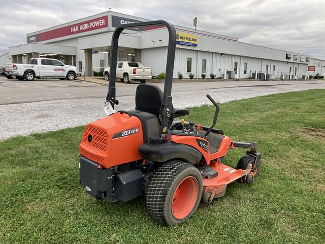 Image of Kubota ZD1211L equipment image 2