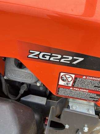 Image of Kubota ZG227 equipment image 3