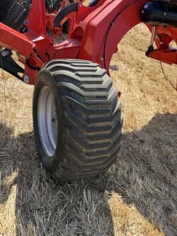 Image of Kuhn Merge-Maxx 950 equipment image 4