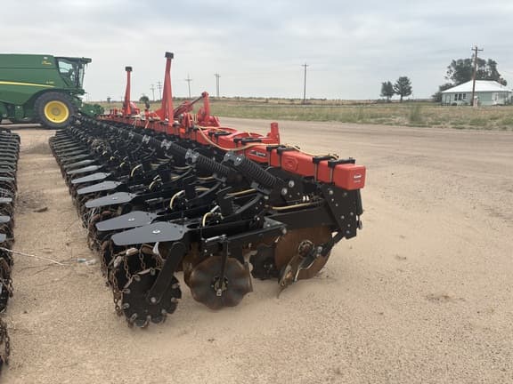 Image of Kuhn Krause Gladiator 1205 equipment image 2