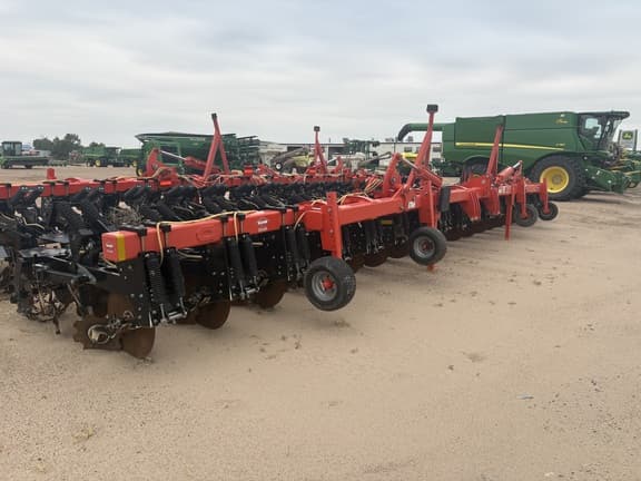 Image of Kuhn Krause Gladiator 1205 equipment image 3