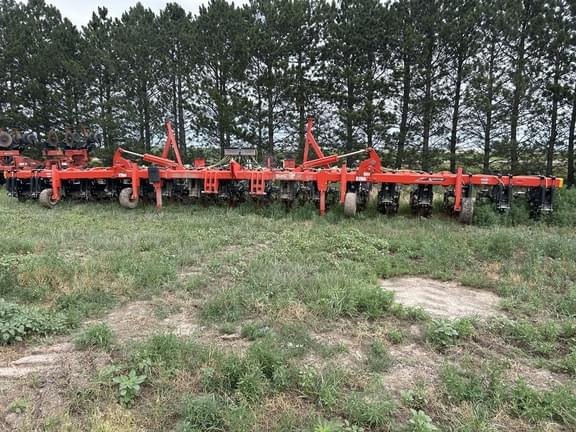 Image of Kuhn Krause Gladiator 1205 equipment image 1