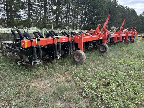 Image of Kuhn Krause Gladiator 1205 equipment image 3