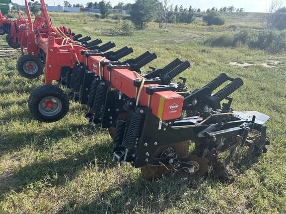 Image of Kuhn Krause Gladiator 1205 equipment image 2