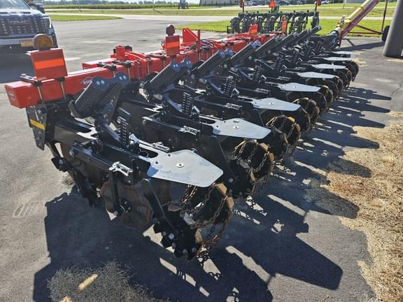 Image of Kuhn Krause Gladiator 1205 equipment image 4