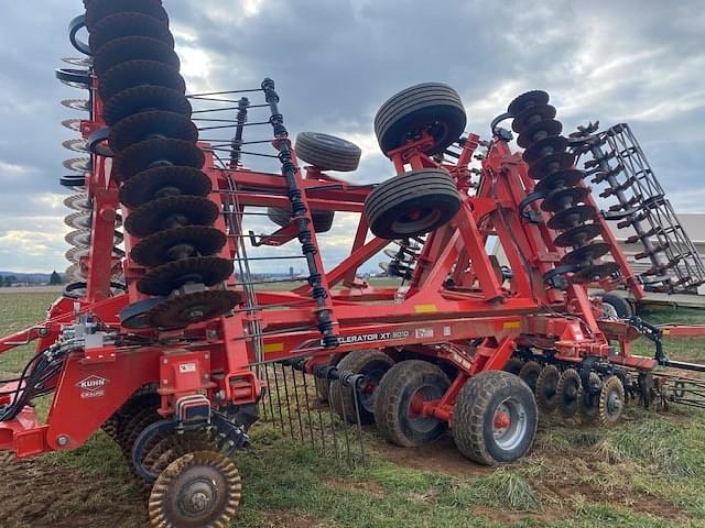 Image of Kuhn Krause Excelerator XT 8010 equipment image 2