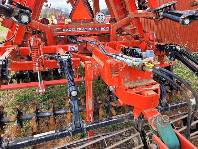 Image of Kuhn Krause Excelerator XT 8010 equipment image 2