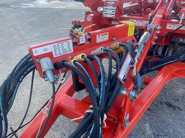 Image of Kuhn Krause Excelerator XT 8010 equipment image 1