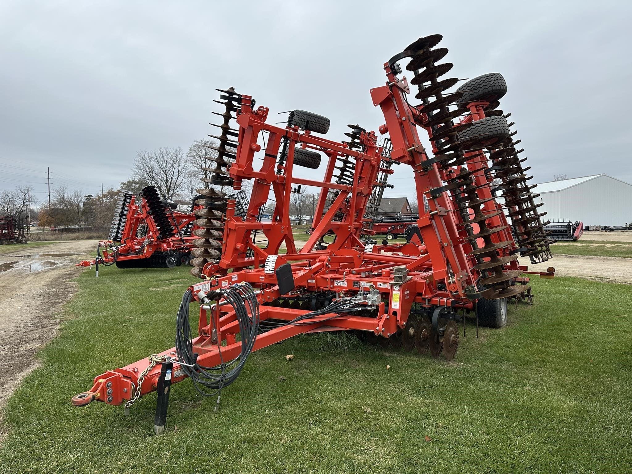 2021 Kuhn Krause Excelerator XT 8010-34 Equipment Image0
