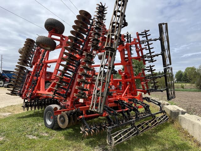 Image of Kuhn Krause Excelerator XT 8010-34 equipment image 3