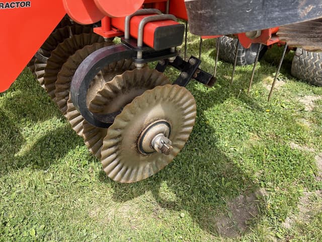 Image of Kuhn Krause Excelerator XT 8010-34 equipment image 4