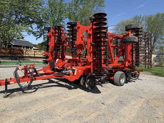 2021 Kuhn Krause Excelerator XT 8010-40 Equipment Image0
