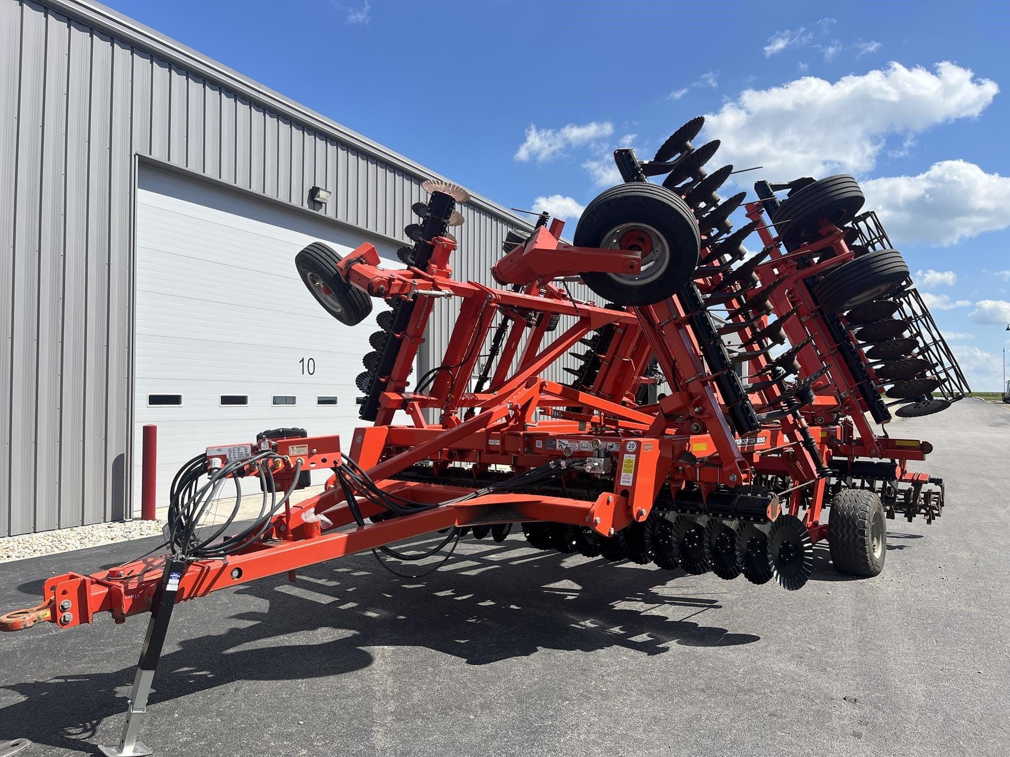 2021 Kuhn Krause Interceptor 8050-30 Equipment Image0
