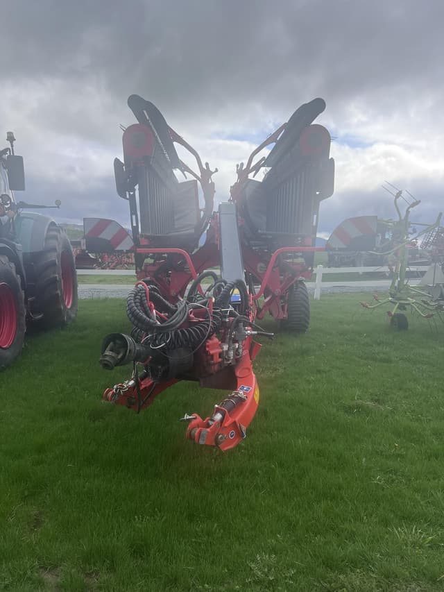 Image of Kuhn Merge-Maxx 1090 equipment image 1
