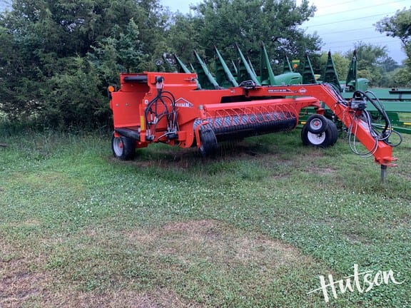 2021 Kuhn Merge-Maxx MM300 Equipment Image0