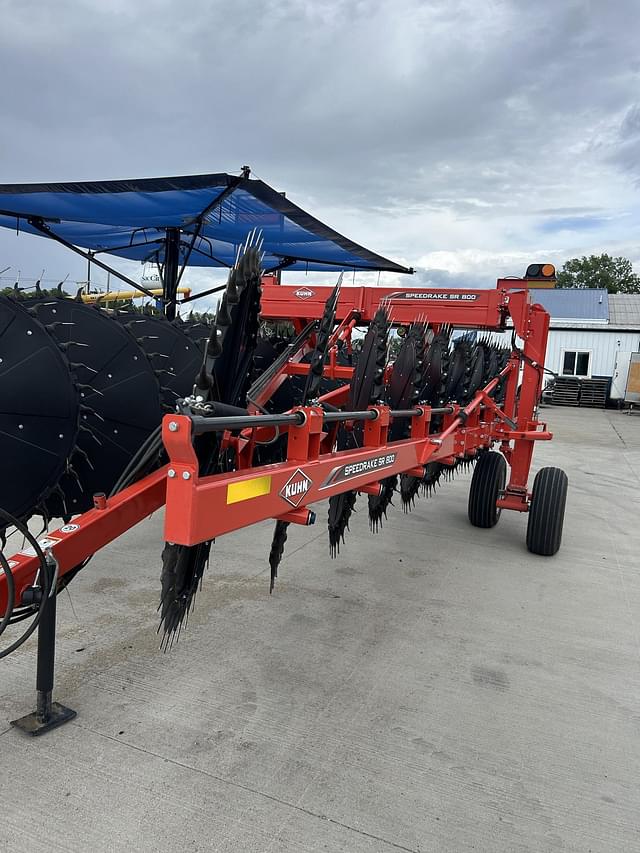 Image of Kuhn SR800 equipment image 1