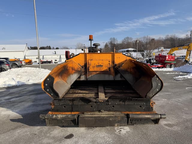 Image of LeeBoy 8510E equipment image 3