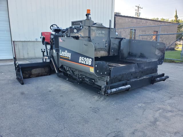 Image of LeeBoy 8520B equipment image 2