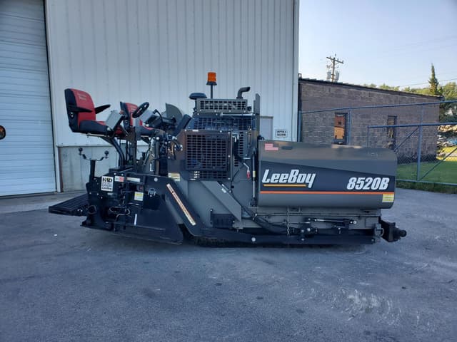 Image of LeeBoy 8520B equipment image 1