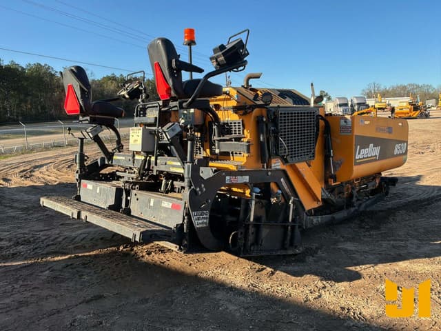 Image of LeeBoy 8530 equipment image 4