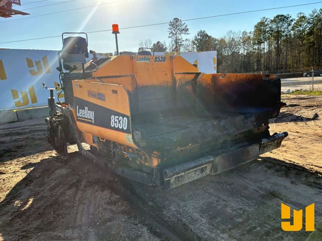 Image of LeeBoy 8530 equipment image 2