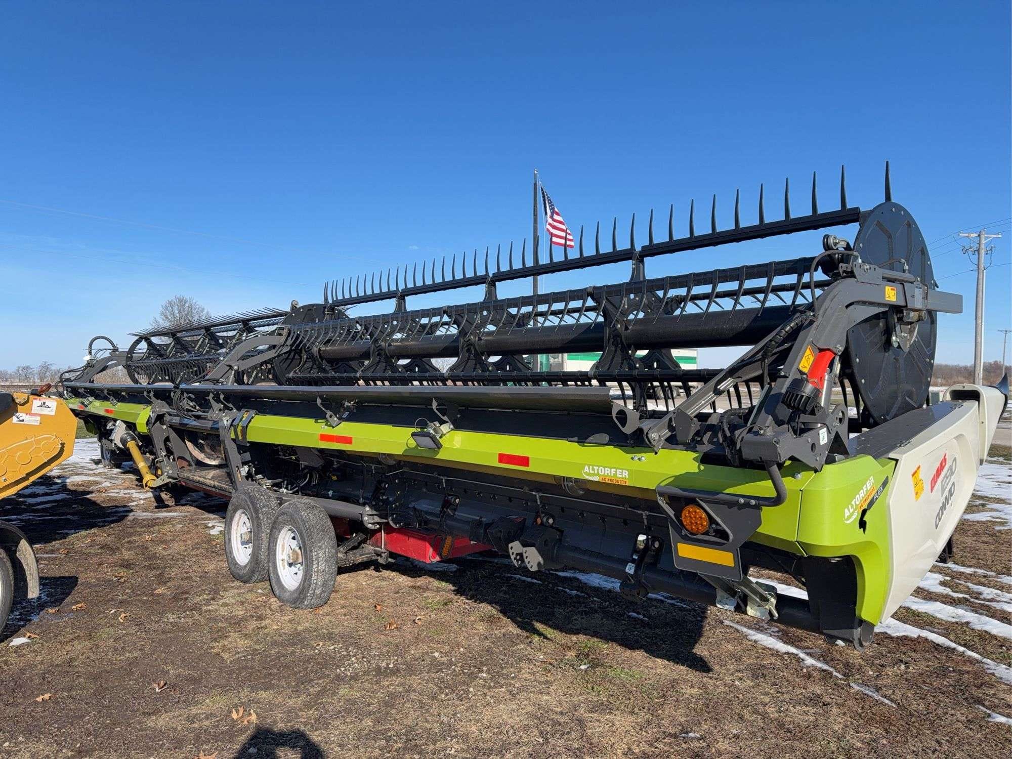 2021 CLAAS 1230 Convio Equipment Image0