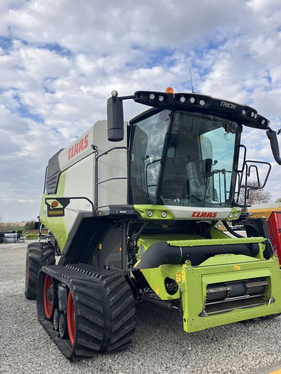 Main image CLAAS LEXION 740TT