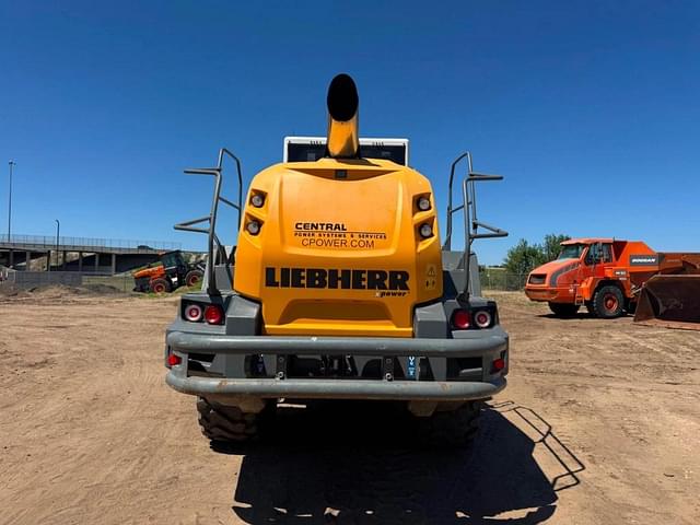 Image of Liebherr L556 equipment image 3