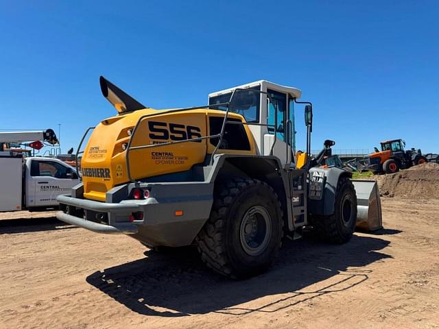 Image of Liebherr L556 equipment image 4