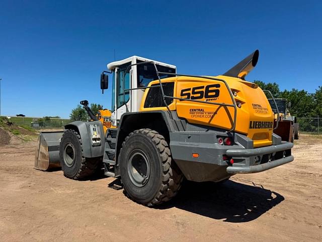 Image of Liebherr L556 equipment image 2