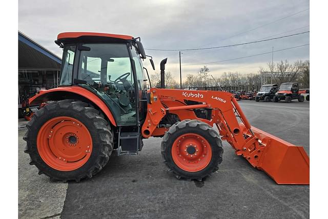 Image of Kubota M4-071 equipment image 3