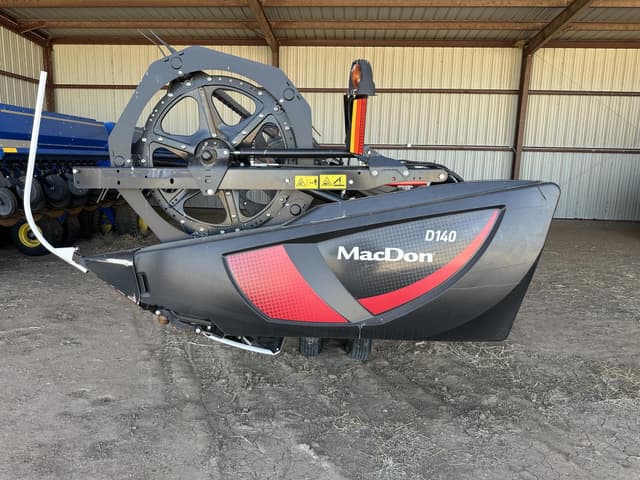 Image of MacDon D140 equipment image 1