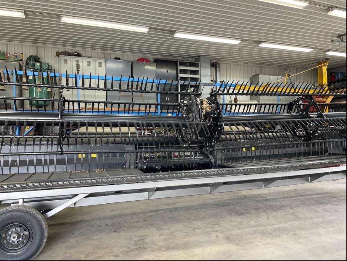 2021 MacDon FD130 Equipment Image0