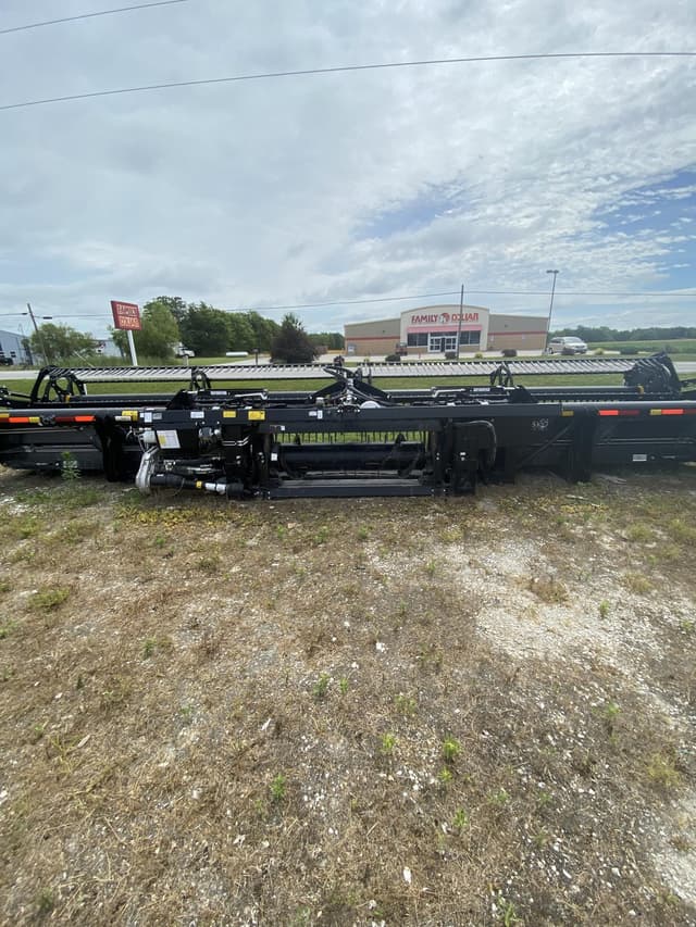 Image of MacDon FD130 equipment image 1