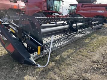 Main image MacDon FD135