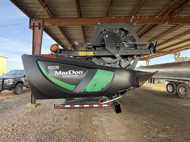 Image of MacDon FD135 equipment image 2