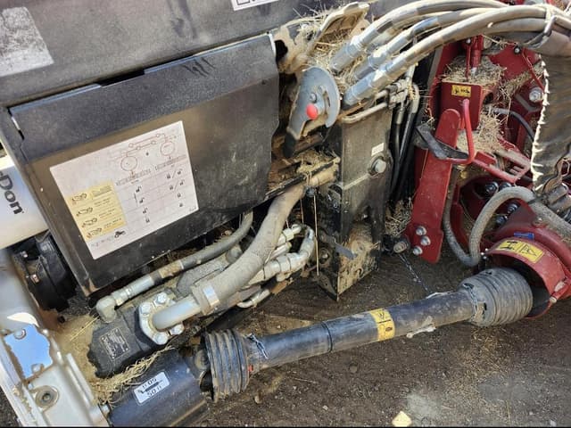 Image of MacDon FD140 equipment image 4