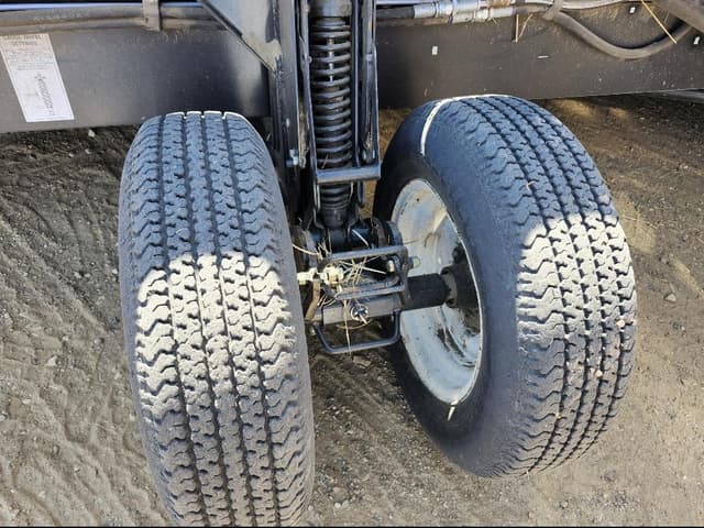 Image of MacDon FD140 equipment image 3