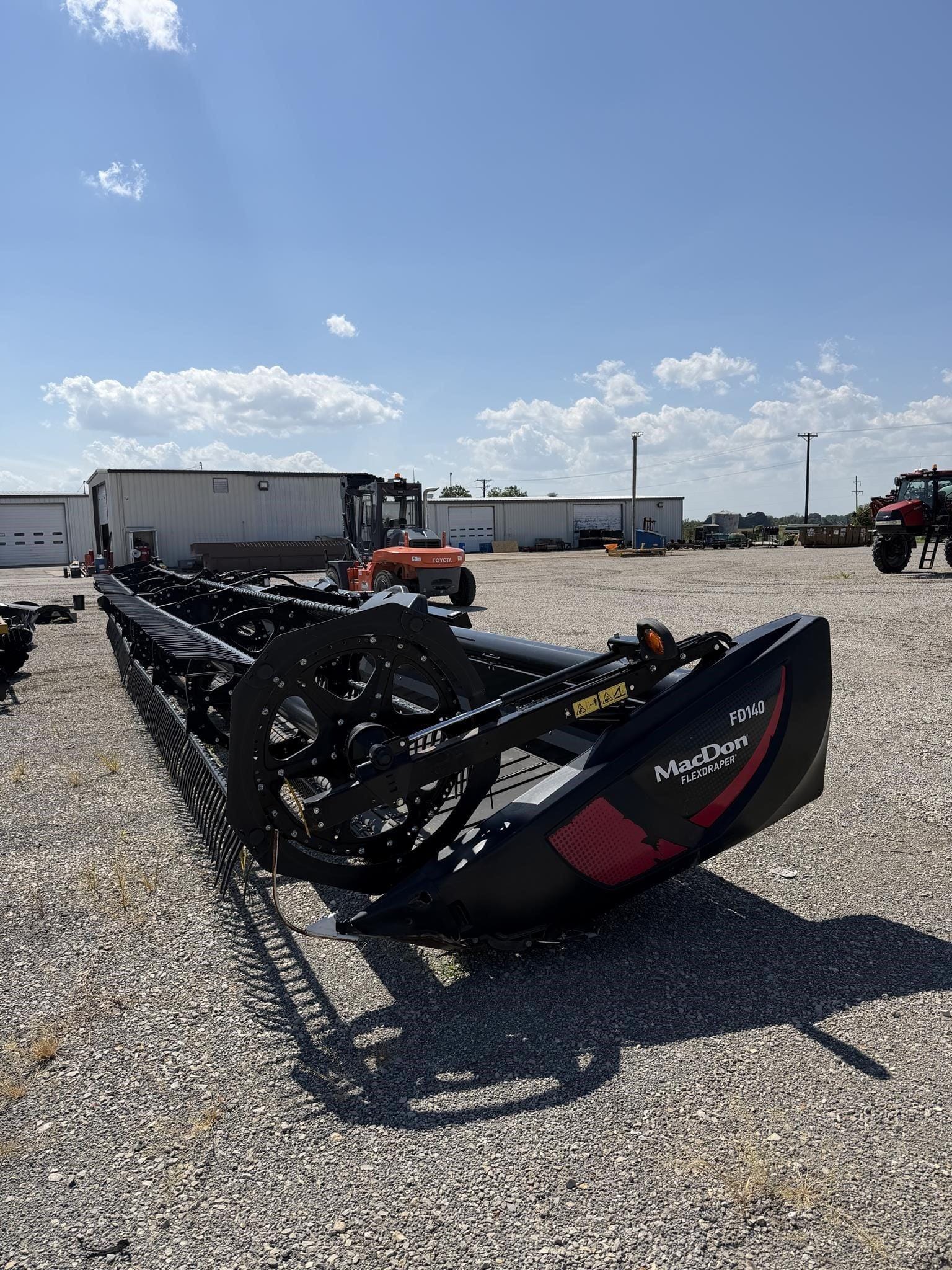 2021 MacDon FD140 Equipment Image0