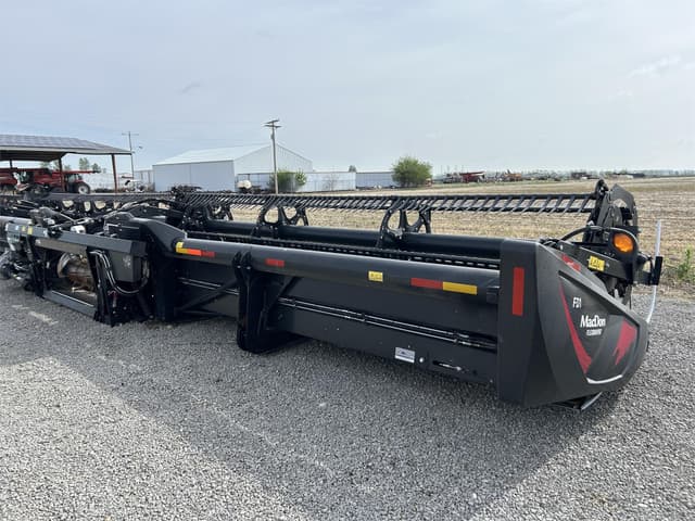 Image of MacDon FD140 equipment image 1