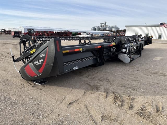 Image of MacDon FD140 equipment image 3