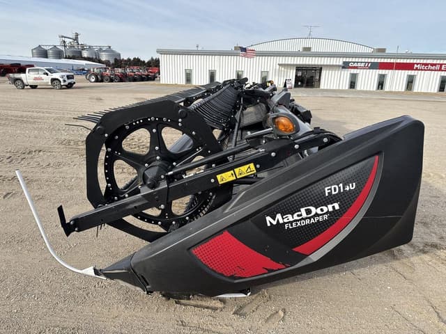 Image of MacDon FD140 equipment image 2