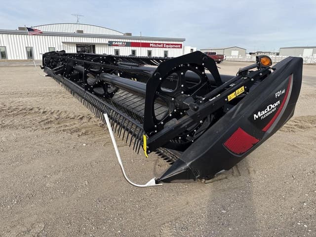 Image of MacDon FD140 equipment image 1