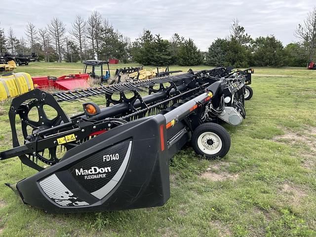 Image of MacDon FD140 equipment image 2