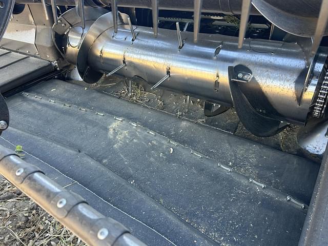 Image of MacDon FD140 equipment image 4