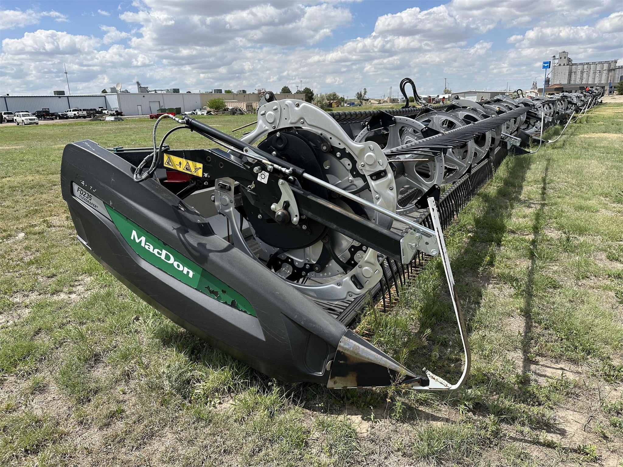 2021 MacDon FD235 Equipment Image0