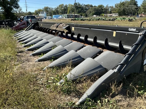 Image of MacDon C3812 equipment image 2