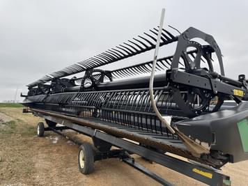 Main image MacDon FD135