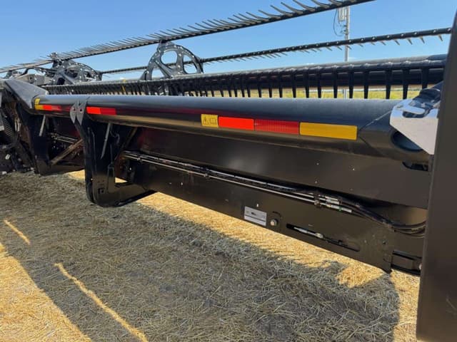 Image of MacDon FD1 equipment image 3